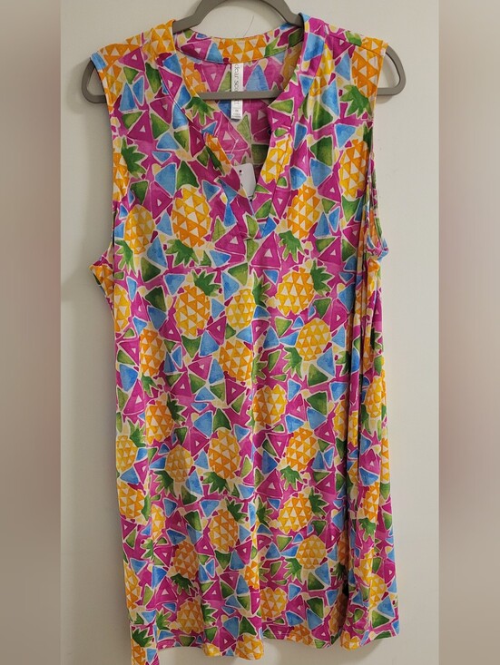 Dear Scarlett Dresses & Skirts - Dear Scarlett Lizzy Pineapple Print No Sleeve V Neck Dress Size 2xl